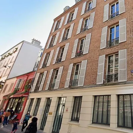 Service - En Face Du Musee - 5 * Parijs