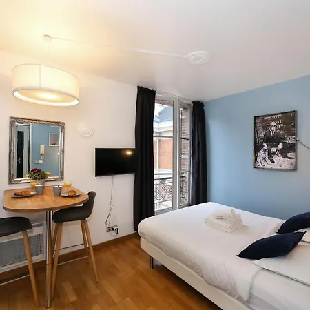 Service - En Face Du Musee - 5 巴黎